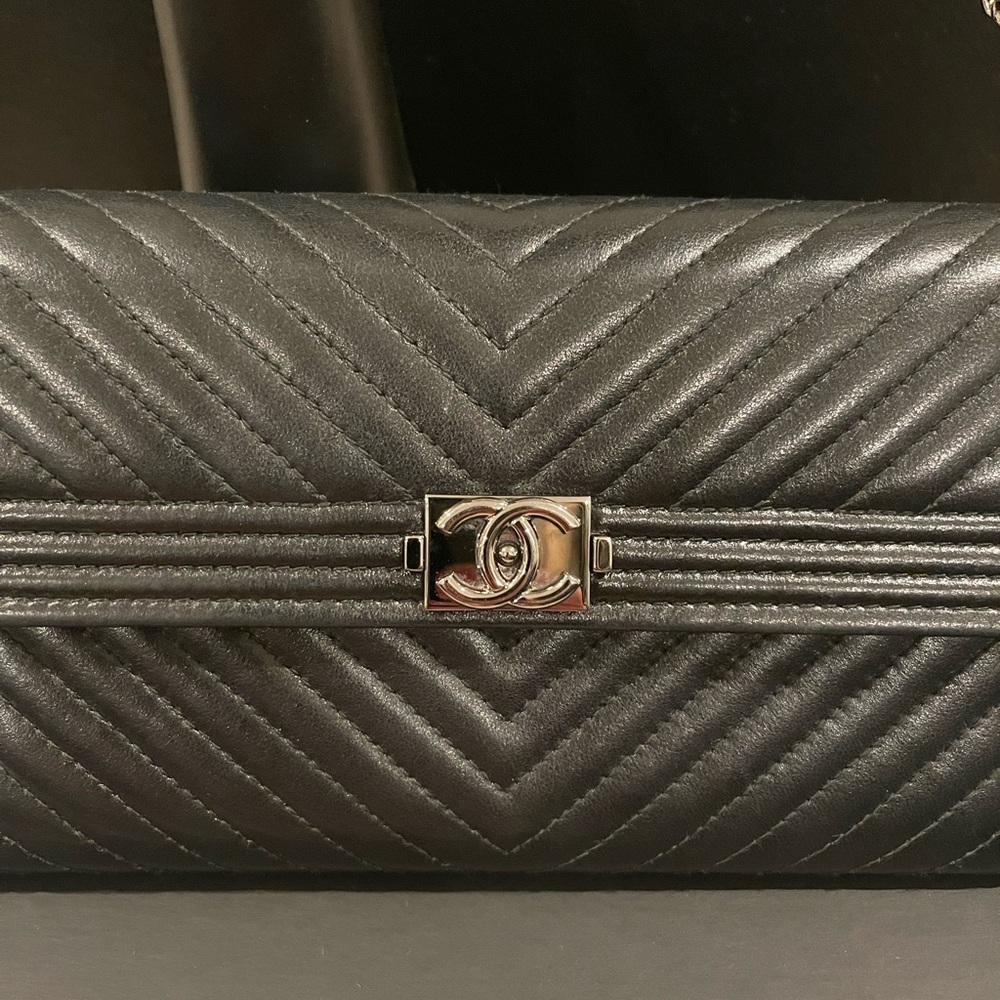 🔥Chanel Chevron Boy WOC 🔥 - Picture 8 of 9